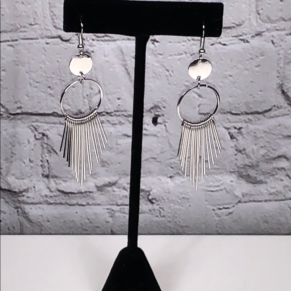 Silver tone metal Dangle Earrings.  3” long New! - Picture 2 of 3